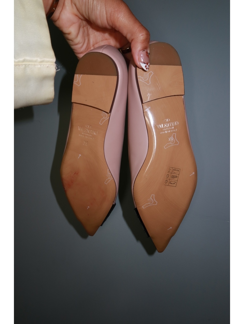 Valentino Garavani Beige Leather Rockstud Pointed Toe Ballet Flats - Picture 4 of 9